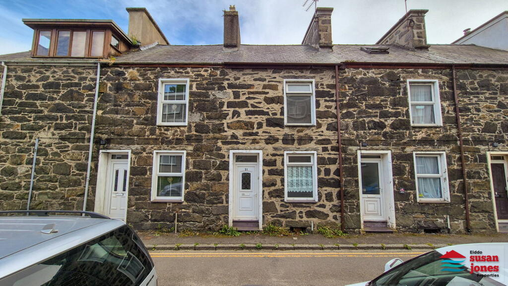 Main image of property: Pentrepoeth/North St, Pwllheli, LL53