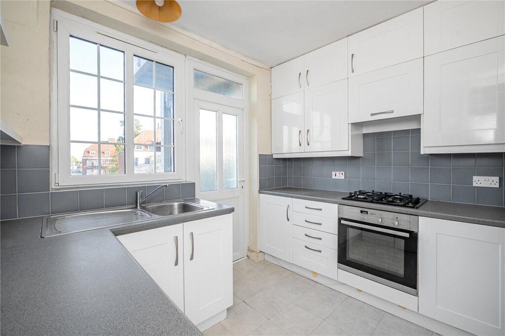 Apartment in London, St Margarets - More