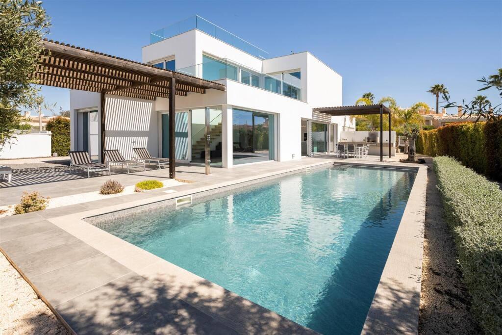 Main image of property: Algarve, Carvoeiro