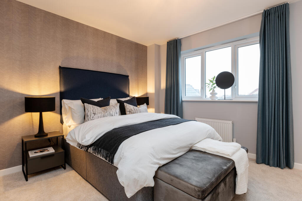 House in Birmingham, West Midlands - More
