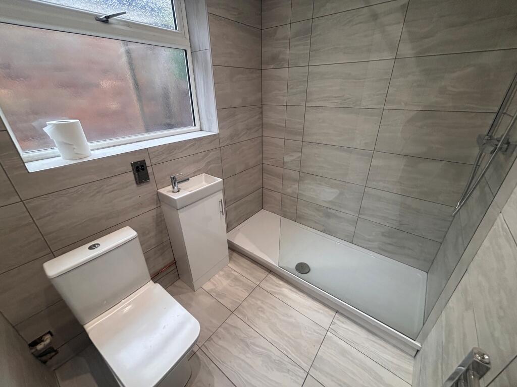 House in Hull, Kingston upon Hull - View 3