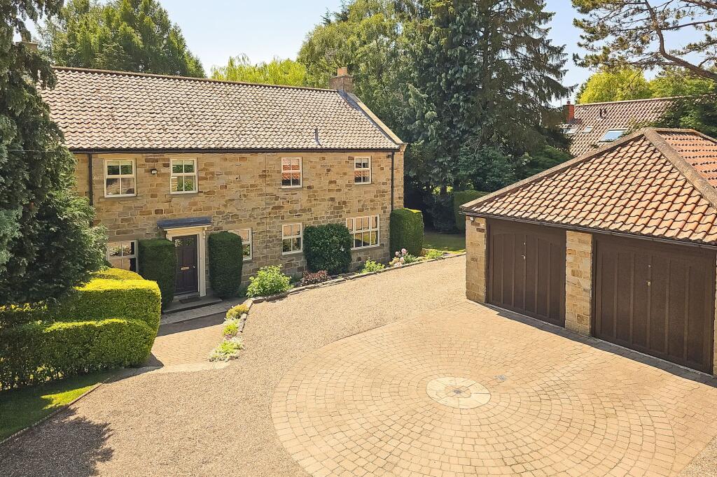 4-bed detached on Dorney Garden Old Scriven Knaresborough HG5 9DY, £1,350,000