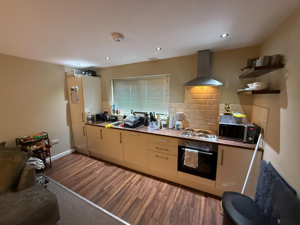 2 Julian Way, Sheffield, S9 1GD photo 2