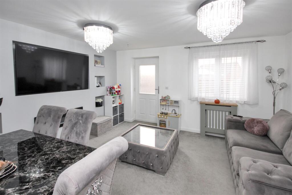 House in Northampton, Wellingborough - View 3