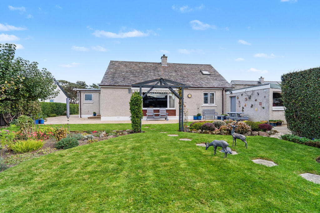 Main image of property: Lothlorien, 35 Bogmoor Road, Bogmoor, Spey Bay, Moray IV32 7PA
