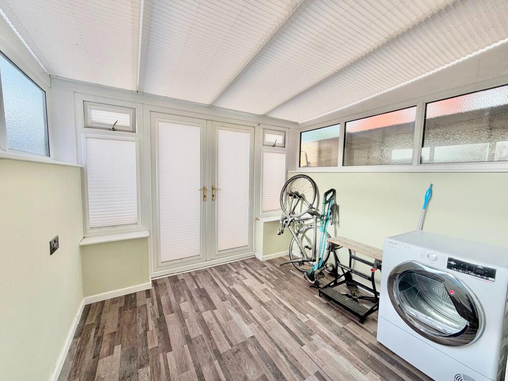 House in Milton Keynes, Great Holm, Loughton and Great Holm - More