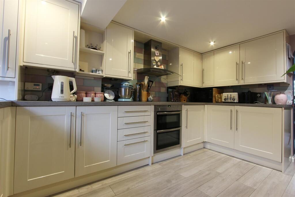 Vicarage Road, Pitstone, Leighton Buzzard photo 3