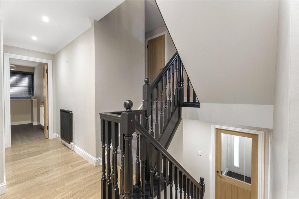 House in Dunfermline, Masterton - View 4
