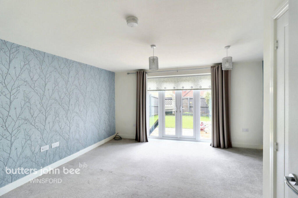 Hough Street, WINSFORD photo 3
