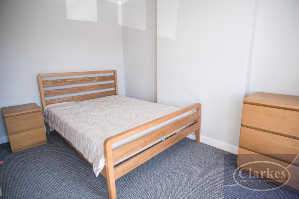 Apartment in Bournemouth, Winton - View 5