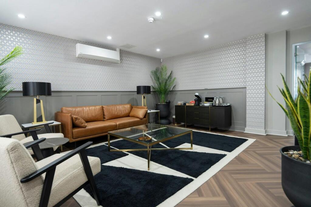Club Lounge