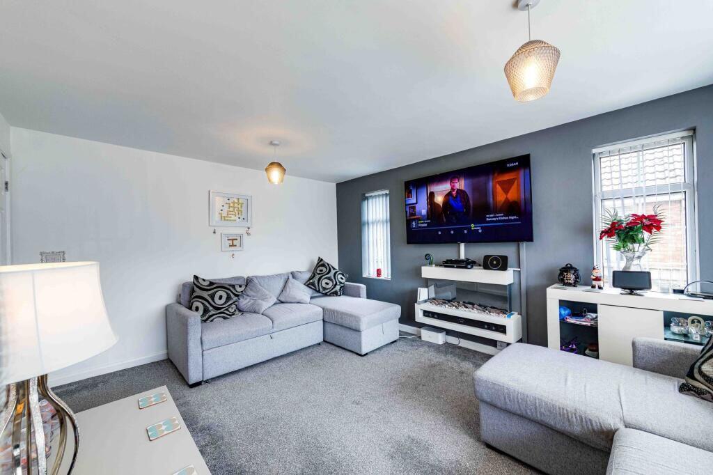 House in Doncaster, South Killingholme - More