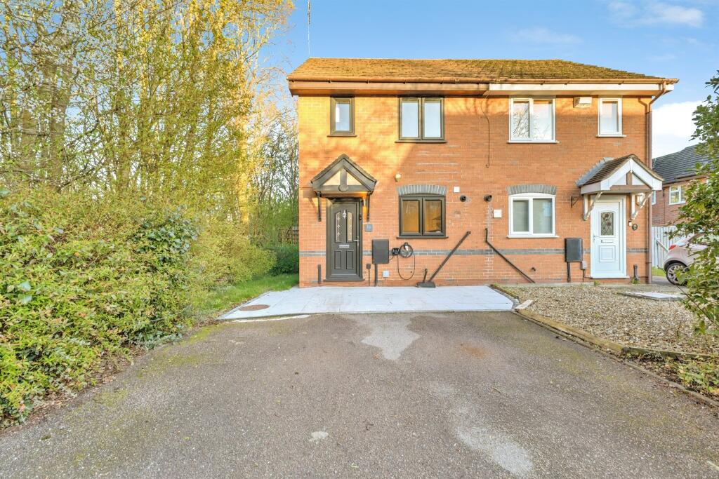 Main image of property: The Weavers, Northampton