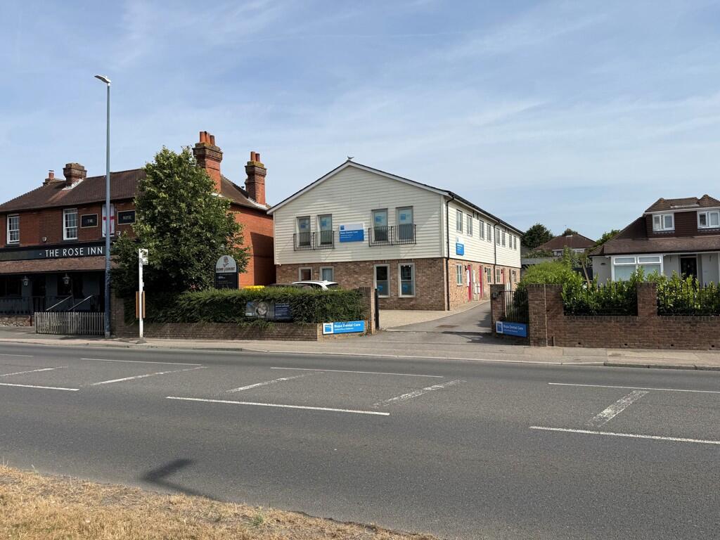Main image of property: C Rose Court, 89 Ashford Road, Bearsted, Maidstone, Kent, ME14 4BS