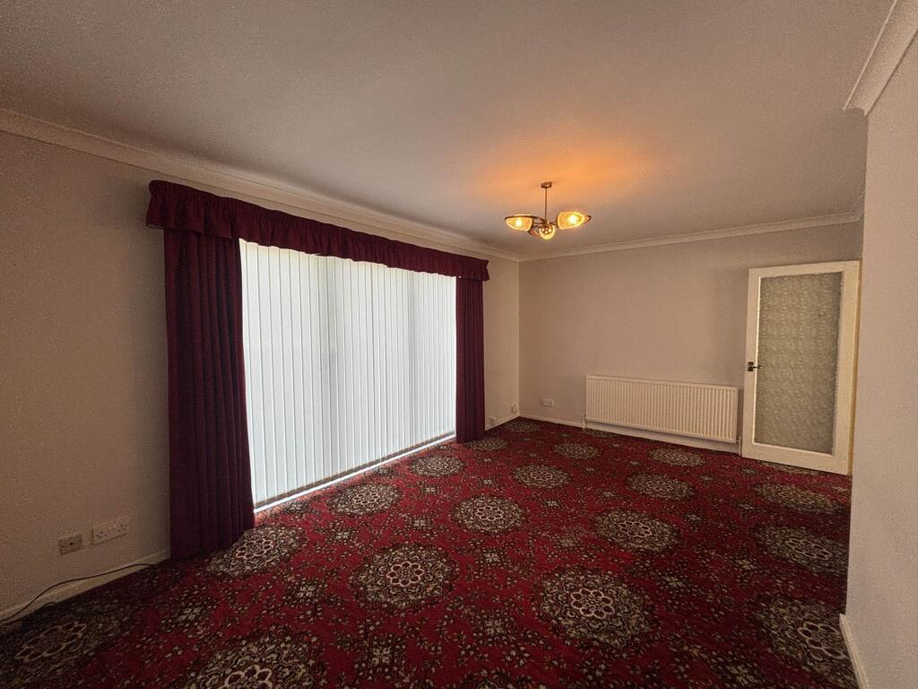 House in Oldham, Greater Manchester - View 4