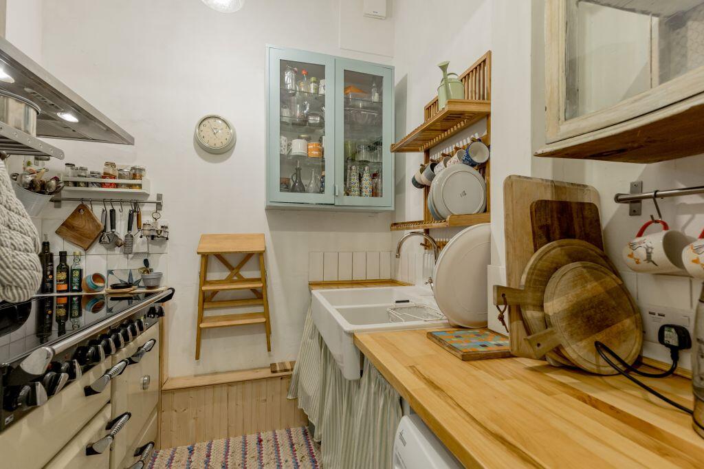 Apartment in Edinburgh, Lorne, Leith Central - More