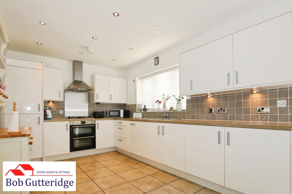 Willard Close, Chesterton, Newcastle photo 3