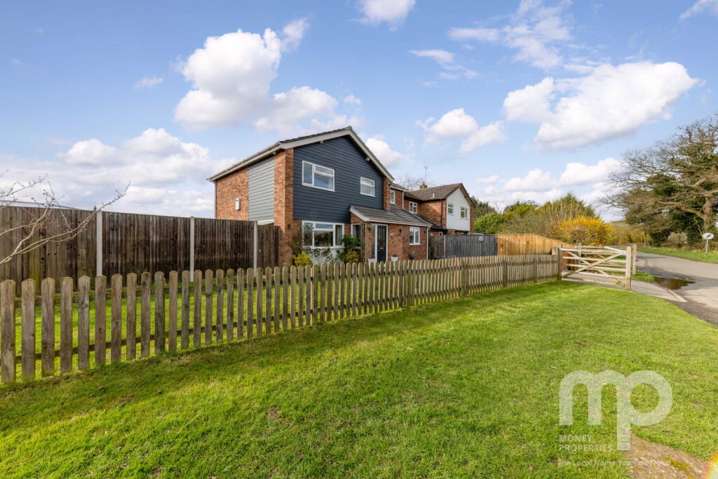 Extended Family Home Robert Key Drive, Mattishall, Norfolk photo 3