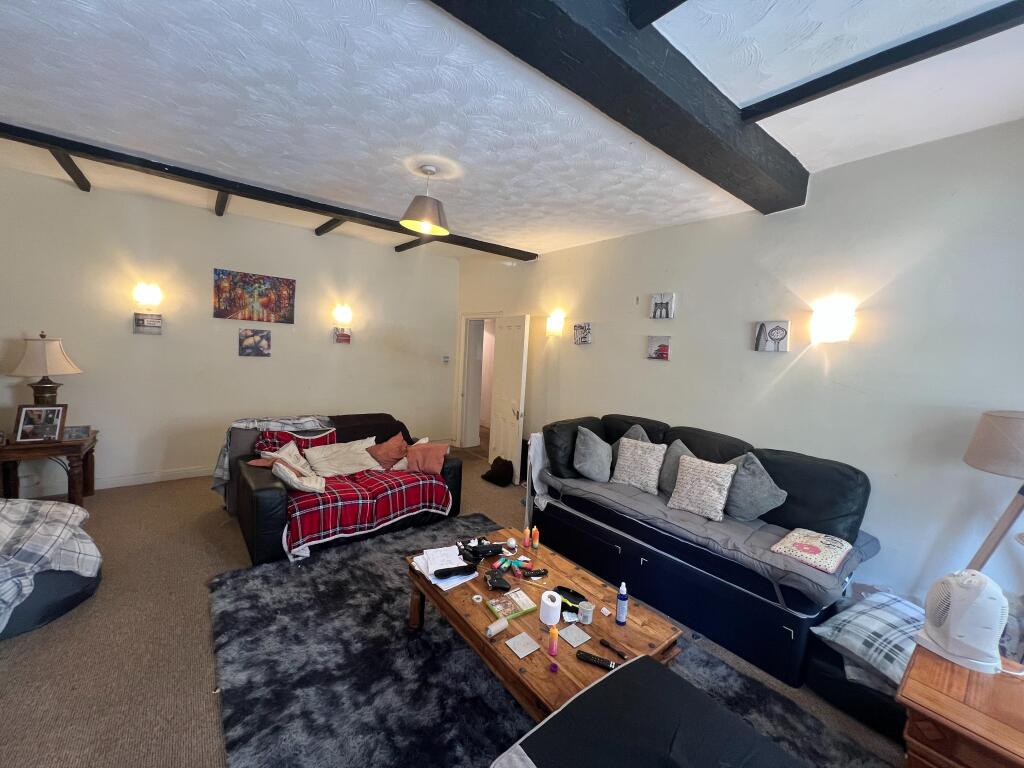 Apartment in Wakefield - View 4