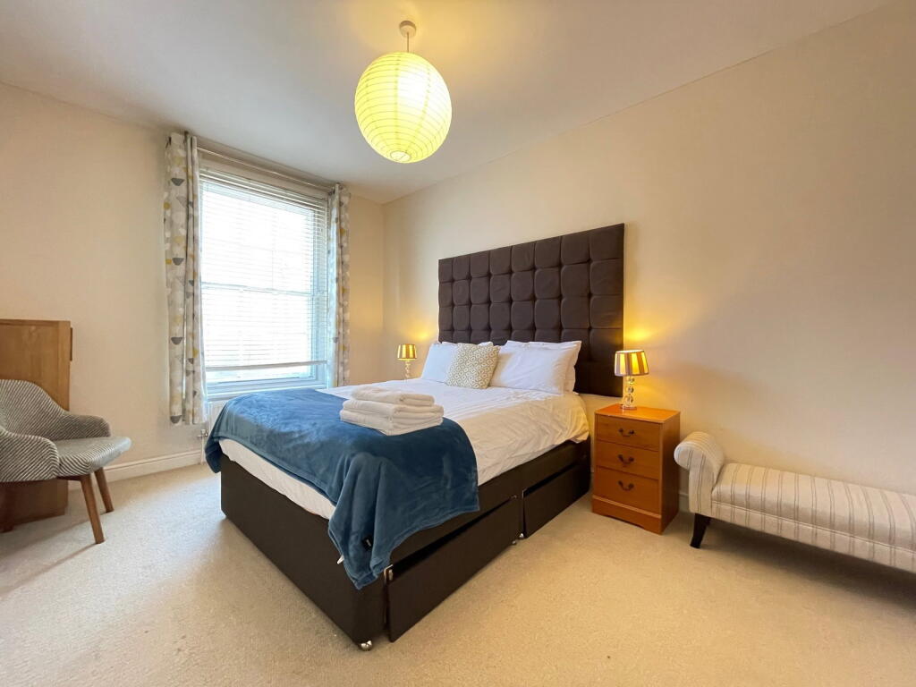Apartment in Reading - View 5