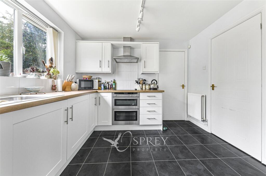 House in Oundle, North Northamptonshire - View 4