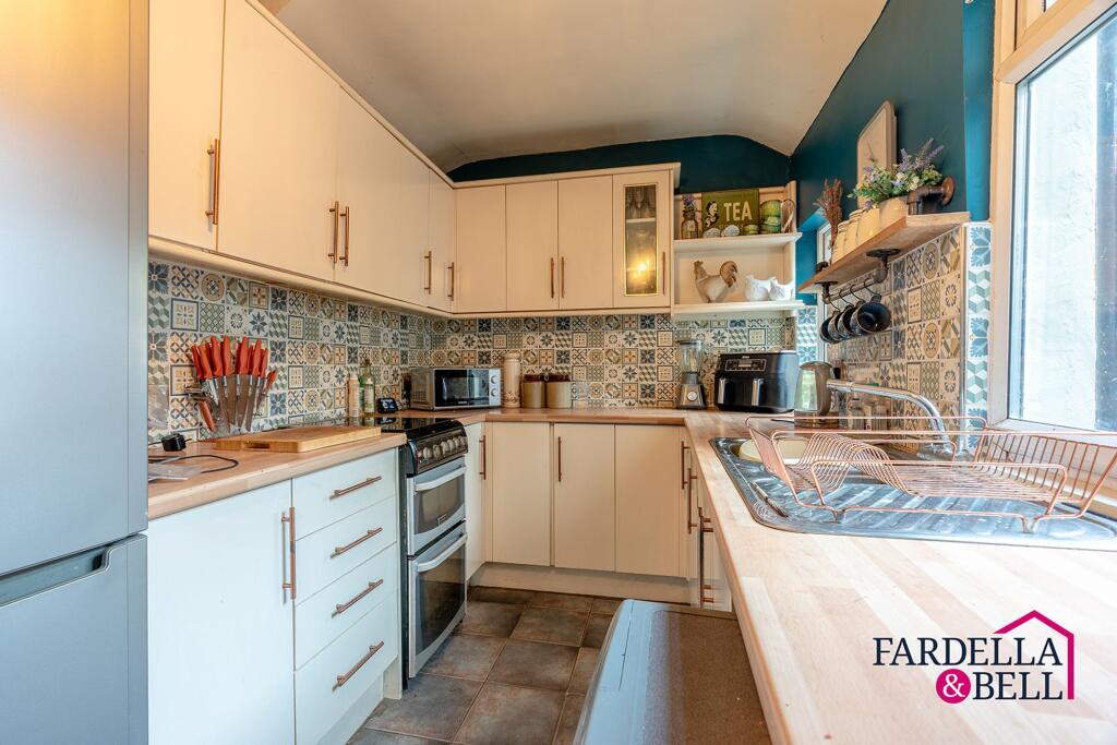 Blackburn Road, Padiham, BB12 - View 6