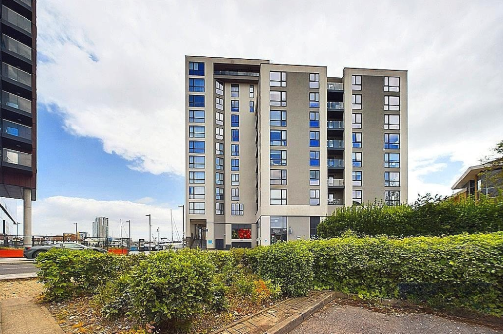 Main image of property: Apartment 103, Alexandra Wharf, 1, Maritime Walk, Southampton, SO14 3QR