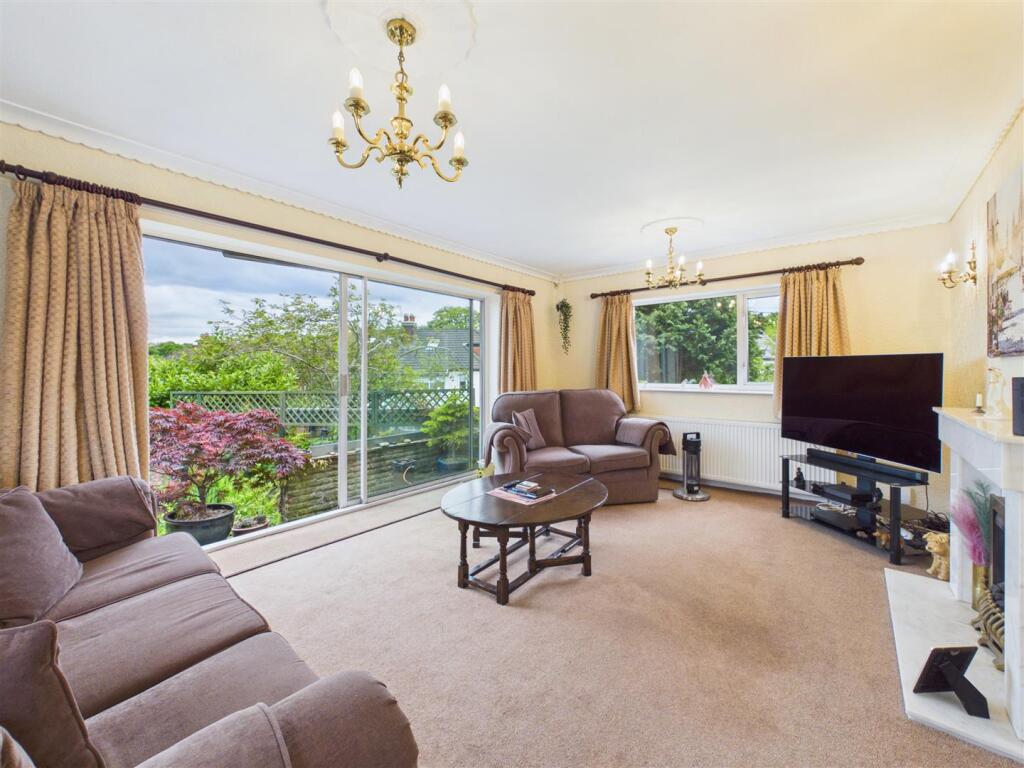 Furniss Avenue, Dore, Sheffield photo 4