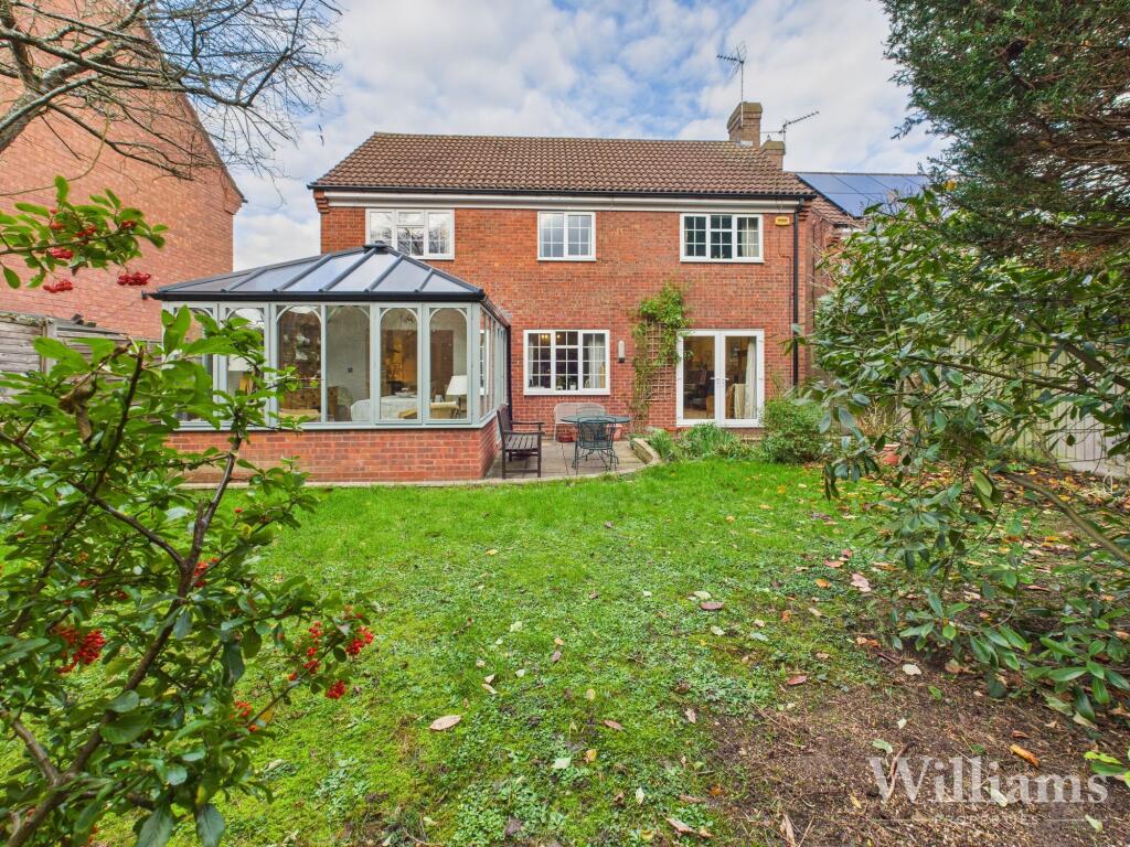 House in Aylesbury, Buckinghamshire - More