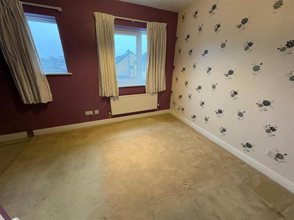 Lewis Close, Queensbury, Bradford - View 5