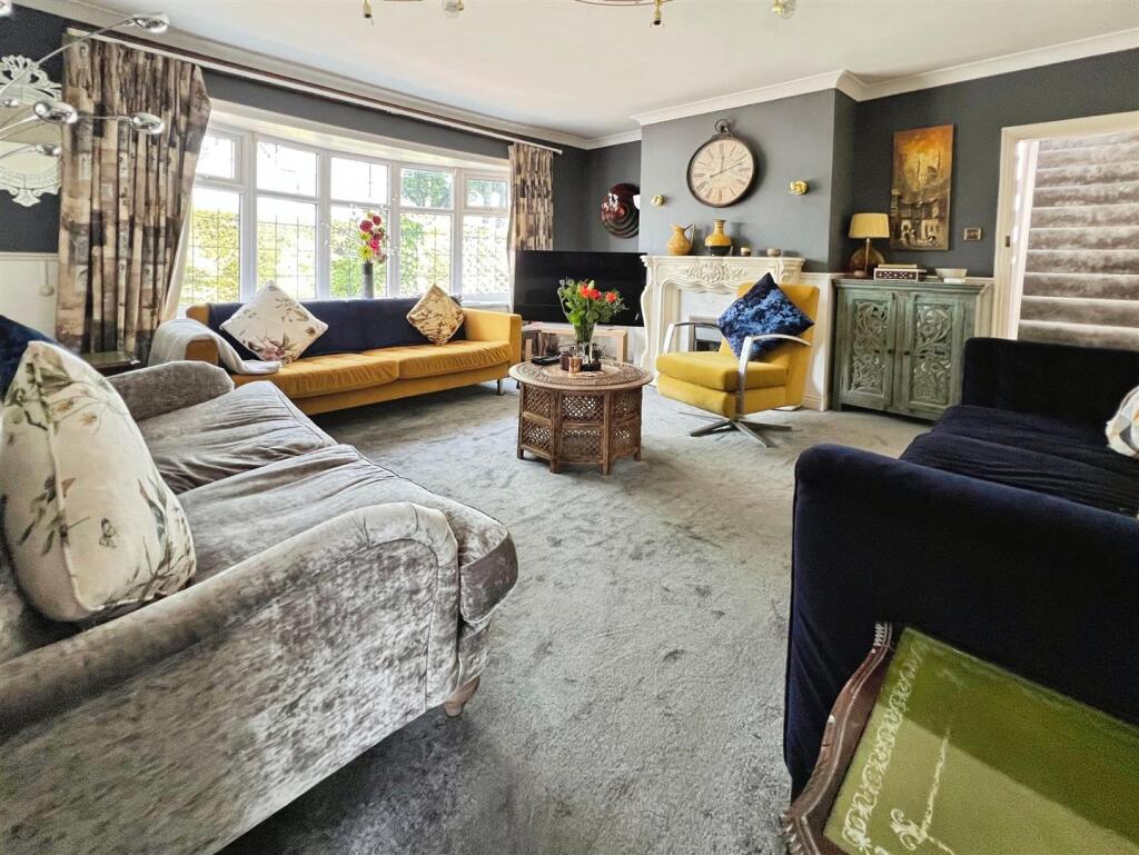 House in Bradford, Low Fold, Bolton Outlanes - View 3