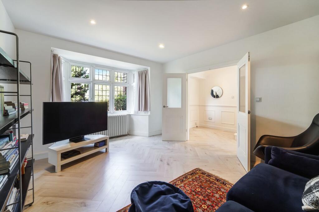 House in Walton-on-Thames, Surrey - More