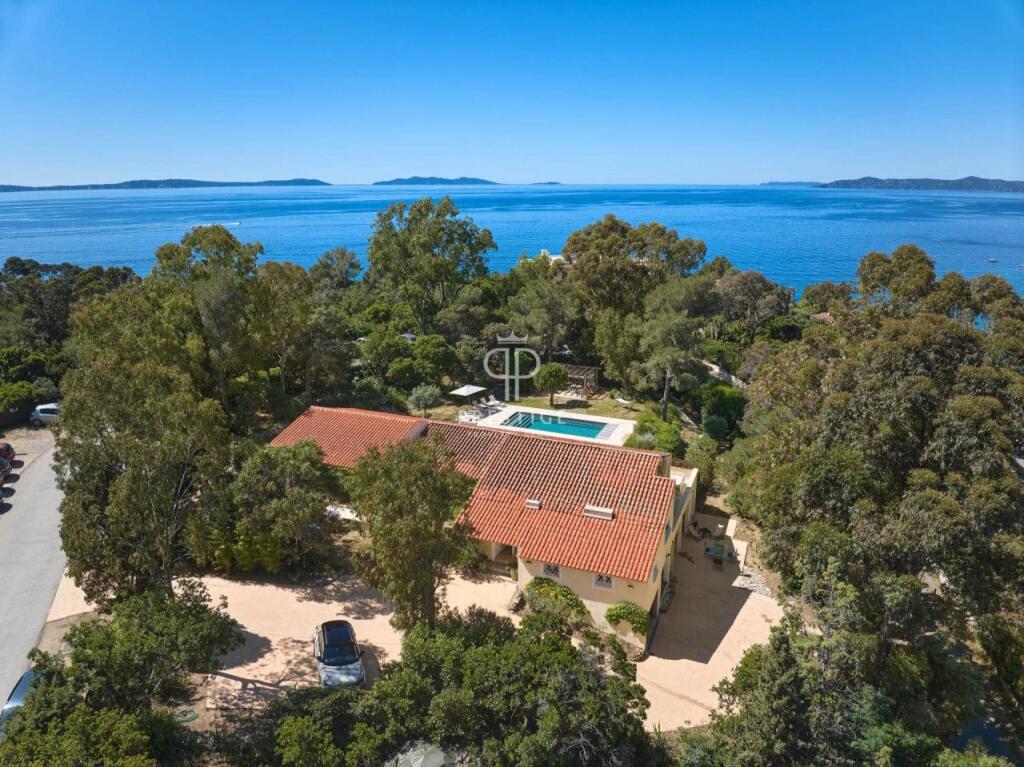 Main image of property: Provence-Alps-Cote d`Azur, Var, Rayol-Canadel-sur-Mer