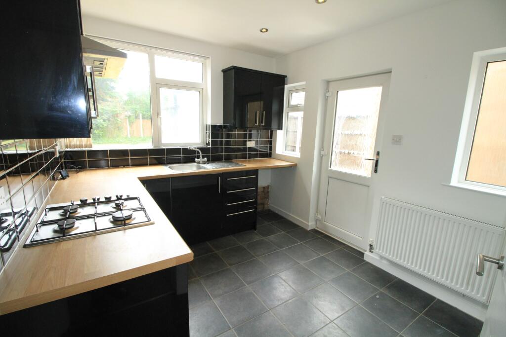 House in Broxtowe, Assarts Farm Estate, Nuthall - View 3
