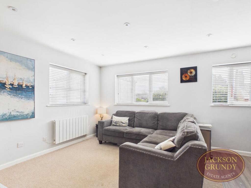 Manor Road, Kingsthorpe, NN2 6QJ photo 4