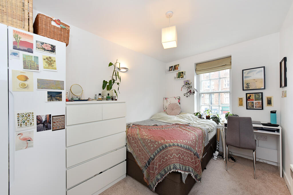 Apartment in London - More
