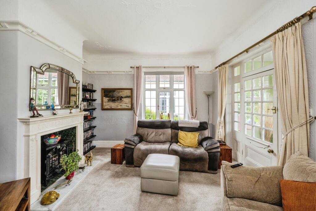 House in Felinfoel, Tyrfran, Llanelli - View 3