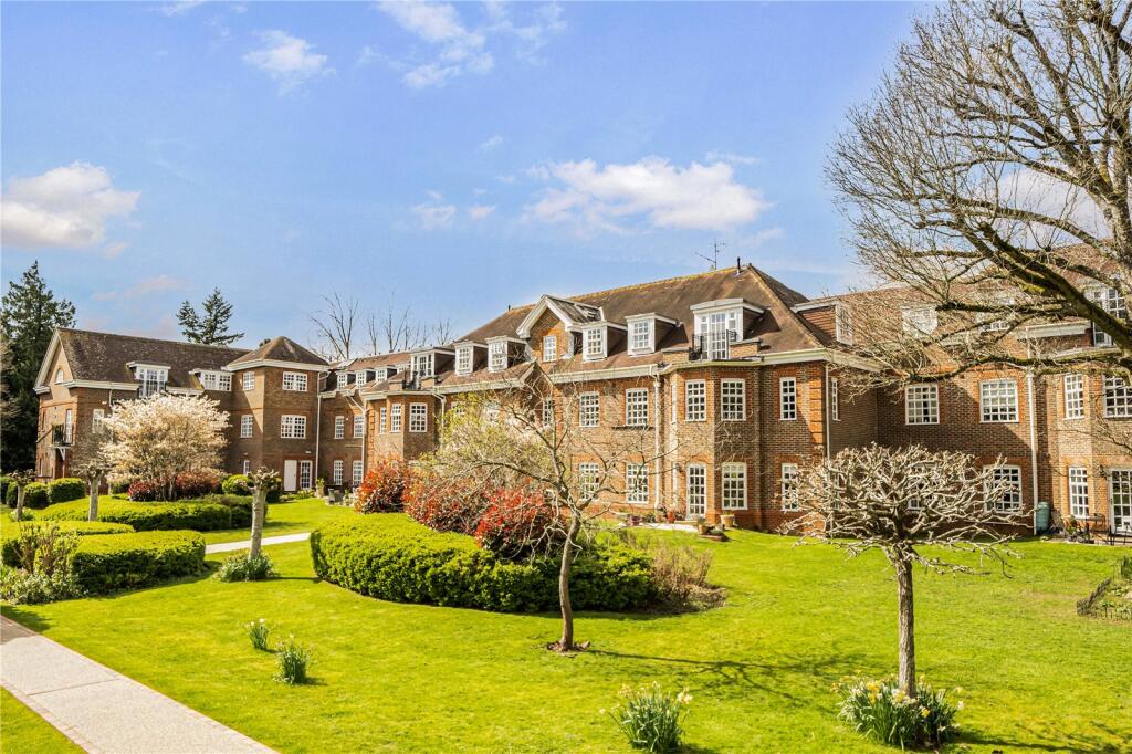 Main image of property: Ravens Court, Castle Village, Berkhamsted, Hertfordshire, HP4