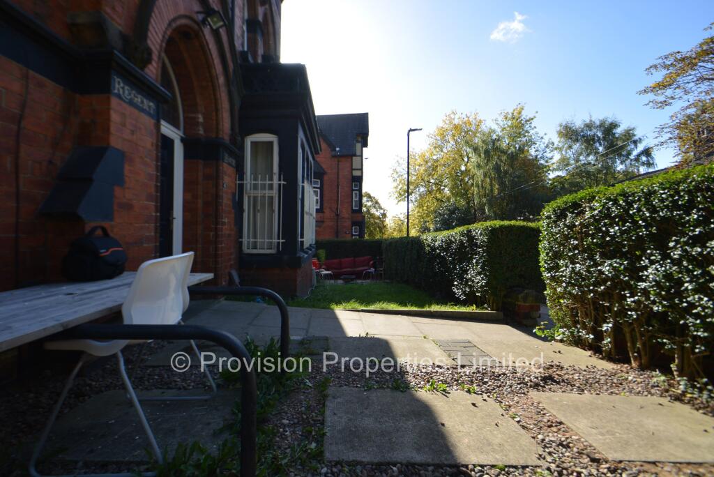 House in Leeds - View 5