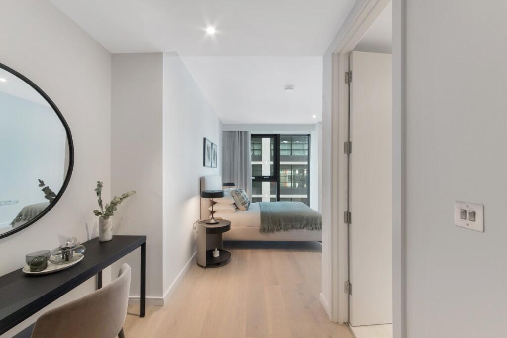 Main image of property: 10 George Street, London, E14