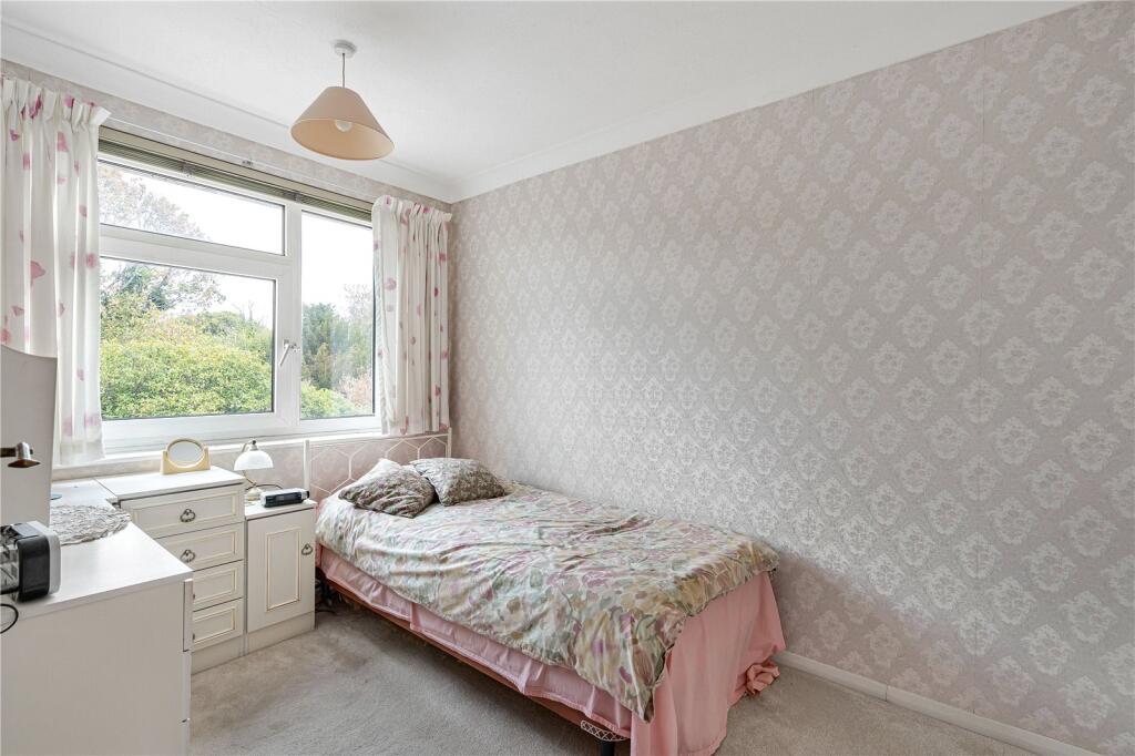 House in London, Strawberry Hill - More