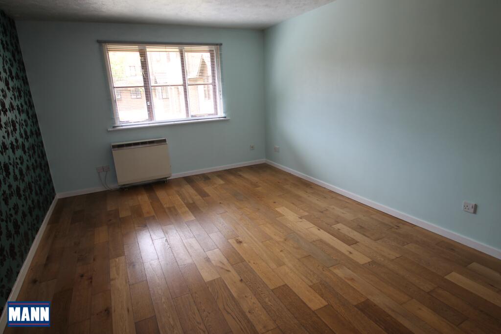 Apartment in Dartford - View 5