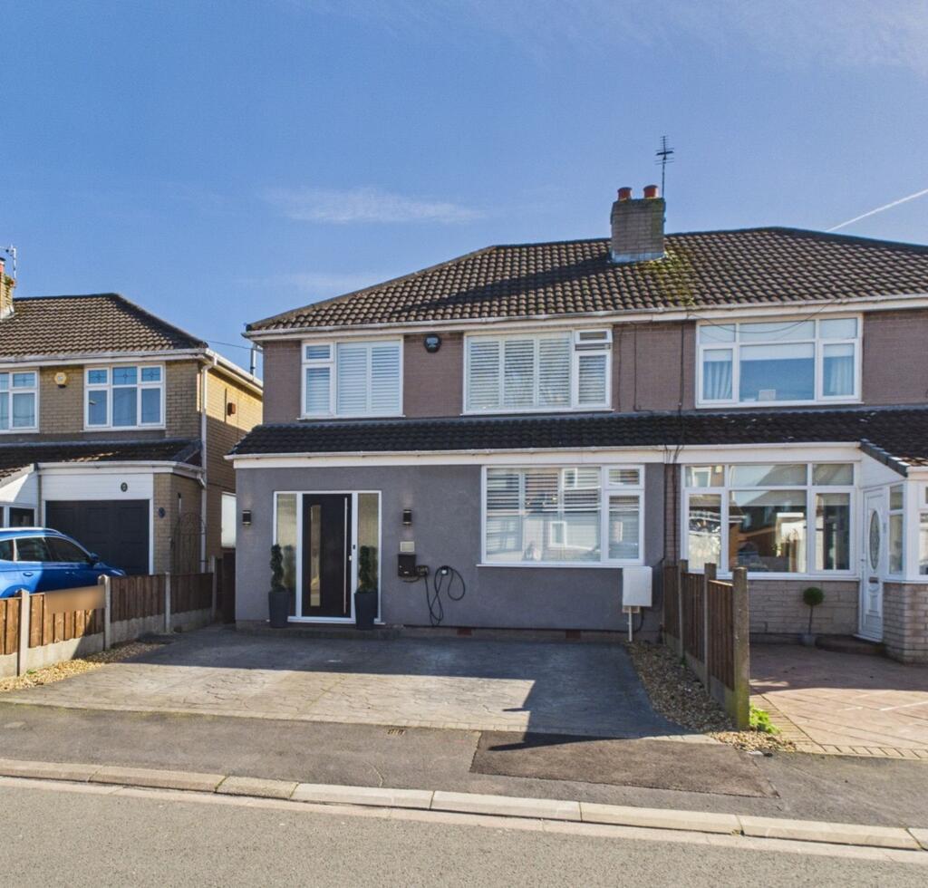 Main image of property: Parkfield Avenue, Tyldesley, M29