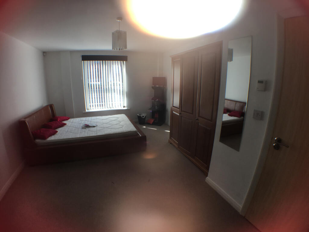 Apartment in Liverpool - More