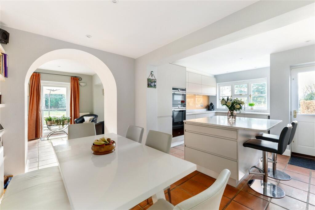 Cliftons Lane, Reigate, Surrey, RH2 photo 2