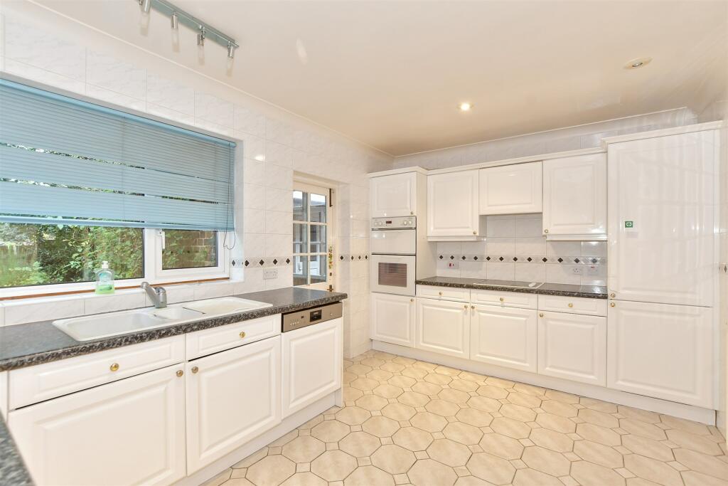Vicarage Street, St. Peters, Broadstairs, Kent - View 3