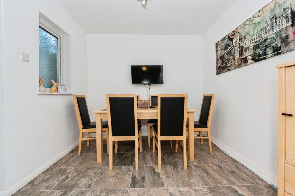 House in Thurrock, Essex - View 4