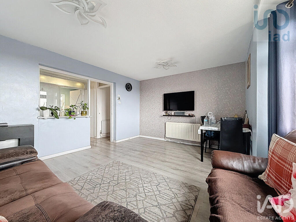 Apartment in Harlow, Hare Street - View 5