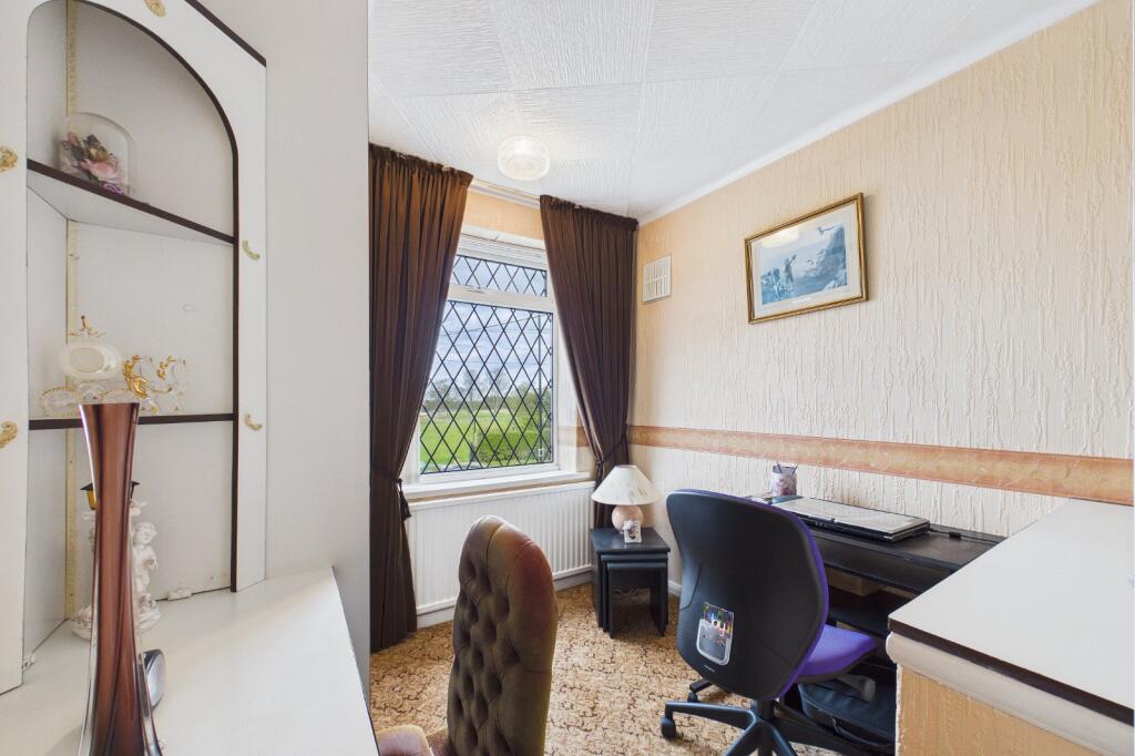Austhorpe Lane, Leeds, West Yorkshire, LS15 photo 5