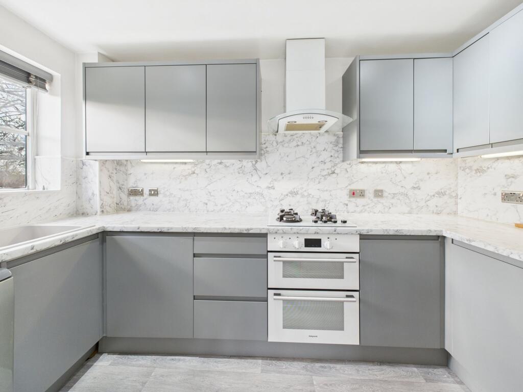 Apartment in Chester - View 5